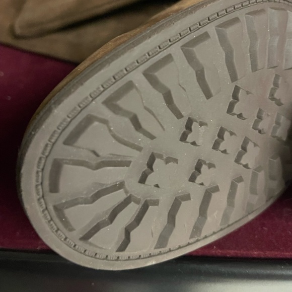 UGG “Seldon” Knee high Riding boots chunky boots. One time use. Sz. 11. - Picture 11 of 11